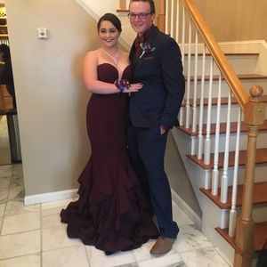 Selling my Jovani prom dress